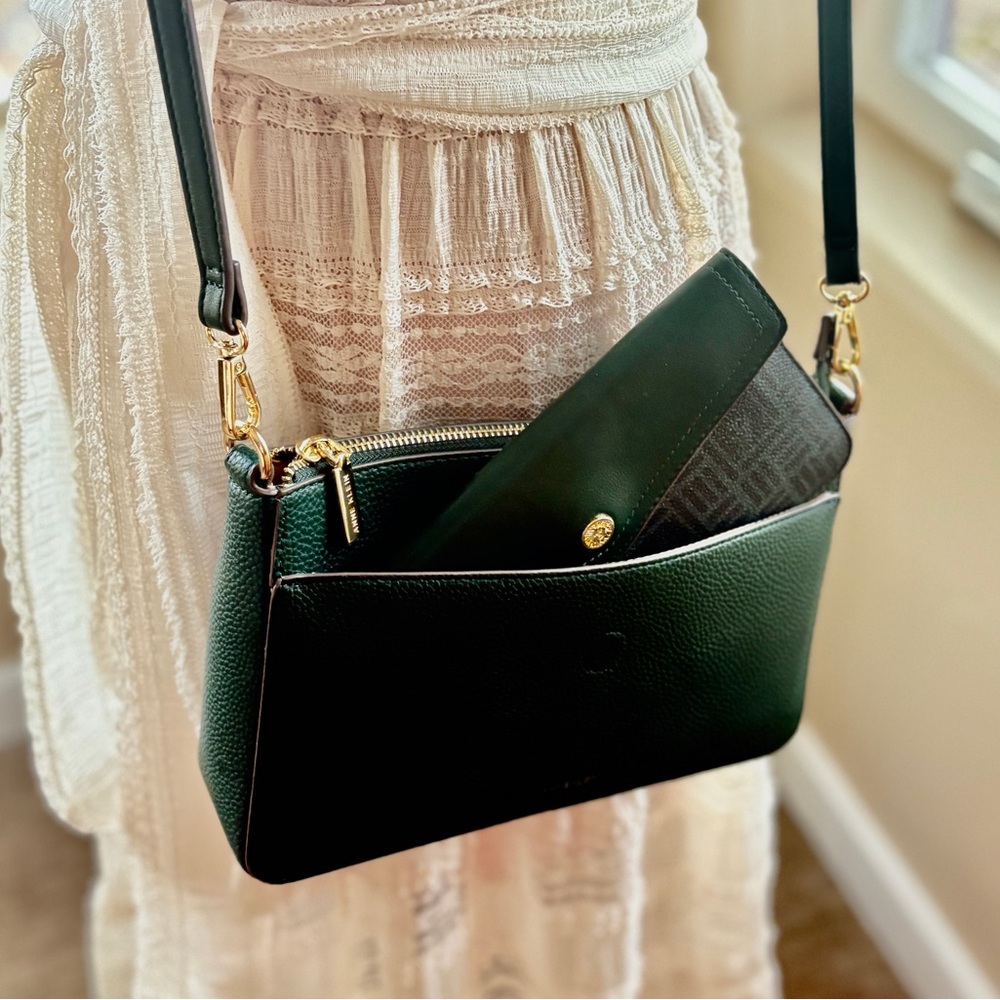 Vintage Green Leather Shoulder Bag set by Anne Klein
